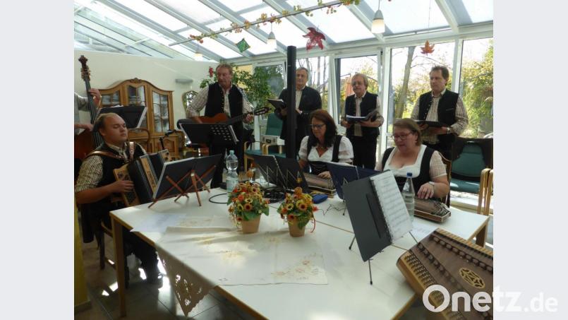 Die Waidhauser Stubenmusik begeisterte ihr Publikum beim Herbstkonzert im Caritas-Altenheim an der Friedlandstraße. Bild: Nicole Koller