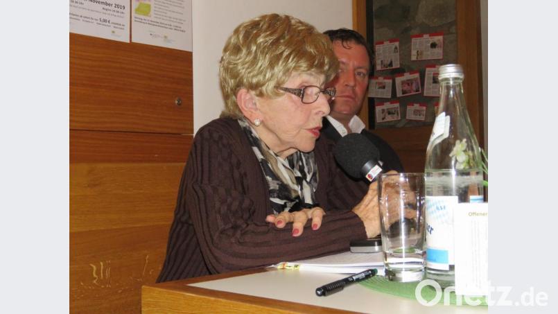 Frei weg erzählte die Autorin aus ihrem Leben, immer wieder auch Geschichten, die nicht im Buch stehen. Bild: ubb