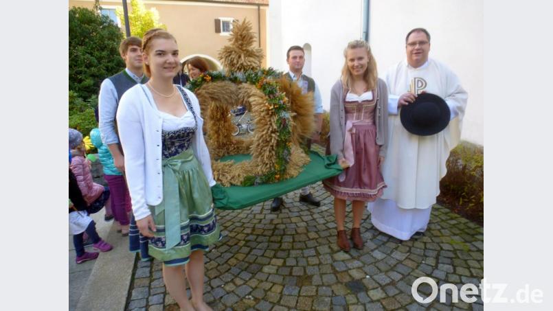 Bei einem Familien-Gottesdienst feierten die Gläubigen in der Pfarrei das Erntedankfest. Bild: Leibl, Waltraud