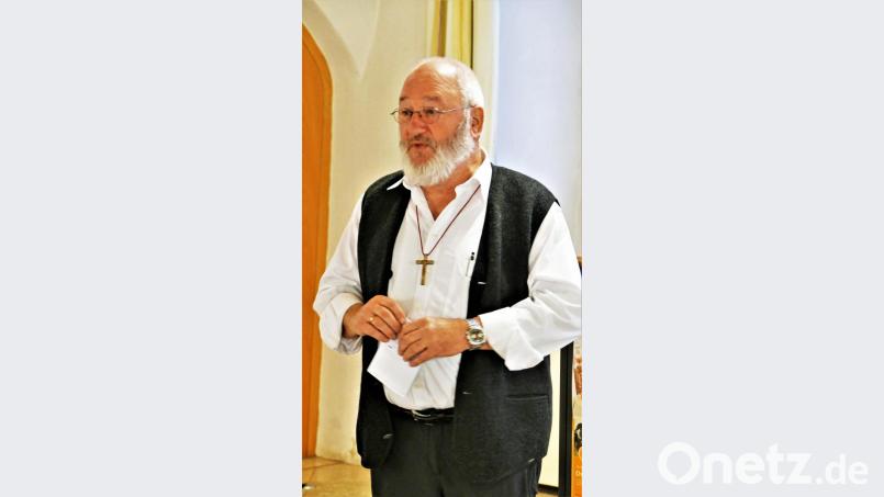 Der Vorsitzende des Vereins Solidarität in der Einen Welt Ulrich Frey. Der Sulzbacher Weltladen ist Kommissionsnehmer des Vereins. Bild: wbe