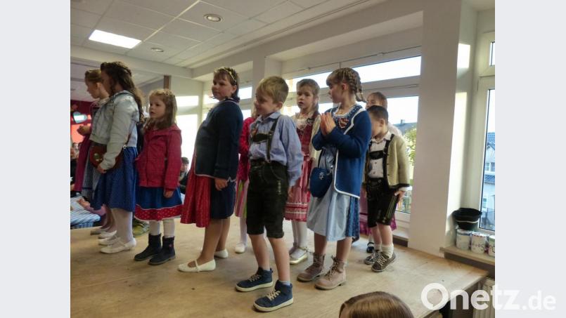 Auch die Kleinen machen mächtig Stimmung im Vereinszentrum. Bild: hme