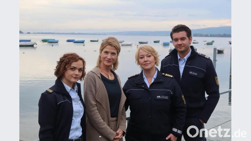 Sie ermitteln bei der Wasserpolizei vor der Kulisse des Bodensees: v.l. Wendy Güntersperger (als Julia Demmler), , Astrid M. Fünderich (Gastrolle), Floriane Daniel (Nele Fehrenbach) und der "Neue" Max König (Jakob Frings). Bild: Kunz