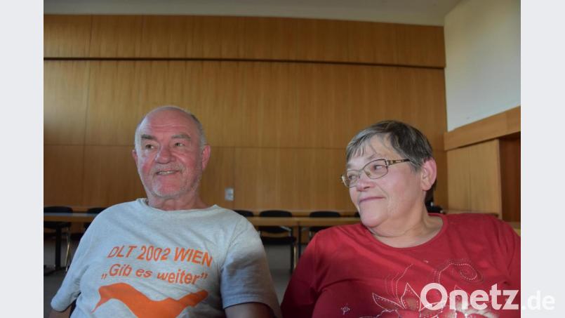 &quot;Lachen ist positiv und gut für die Stimmung&quot;, findet Johann Sperber. Gemeinsam mit seiner Frau Marianne will er auch in Zukunft zum Lachyoga gehen. Bild: fuw