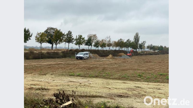 Der Kampfmittelräumdienst bei der Arbeit in Neutraubling. Bild: Alexander Auer