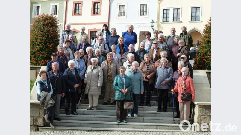 Die Ausflügler aus Bärnau auf dem Marktplatz von Horšovský Týn (Bischofteinitz). Bild: bir