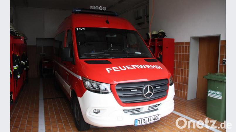 Das neue Feuerwehr-Mehrzweckfahrzeug: Seit einigen Tagen steht es für künftige Einsätze in der Fahrzeughalle bereit. Die Segnung findet am kommenden Sonntag statt. Bild: wro