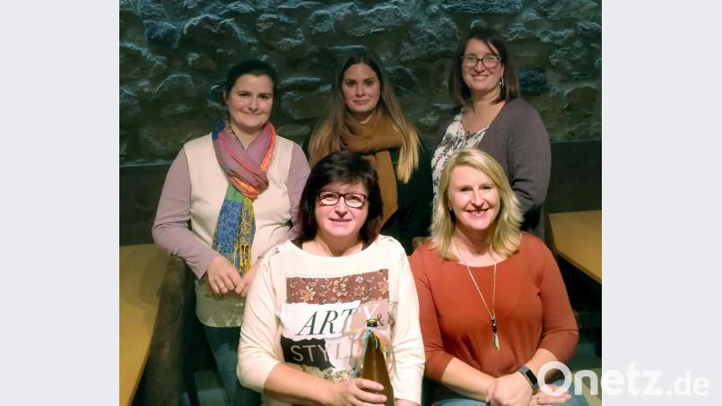 Vorne von links Kindergartenleiterin Agnes Schwarzmeier, Vorsitzende Katja Buchner. Hinten von links: Stellvertretende Kassierin Carina Gmeiner, stellvertretende Kindergartenleiterin Svenja Horn und zweite Vorsitzende Susanne Gradl-Puttke. Bild: mef