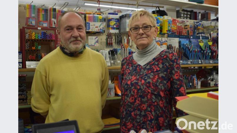 Renate Siegl und ihr Mann Jürgen werden bald den &quot;A-Z Laden&quot; in Krummennaab schließen. Bild: lue