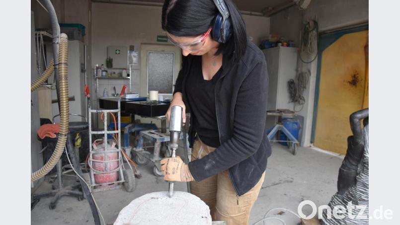 Als Frau in einer Männerdomäne musste sie sich immer besonders beweisen, sagt Julia Pröll. Inzwischen hat sie sich jedoch bewiesen - und einen festen Kundenstamm aufgebaut. Bild: Tobias Gräf