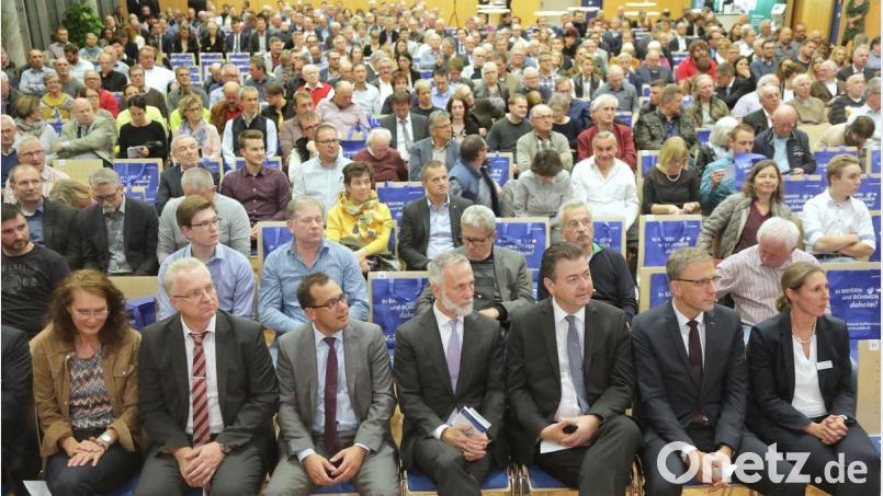Volles Haus bei der Veranstaltung von VR-Bank Nordoberpfalz und Oberpfalz-Medien. Bild: Wolfgang Steinbacher