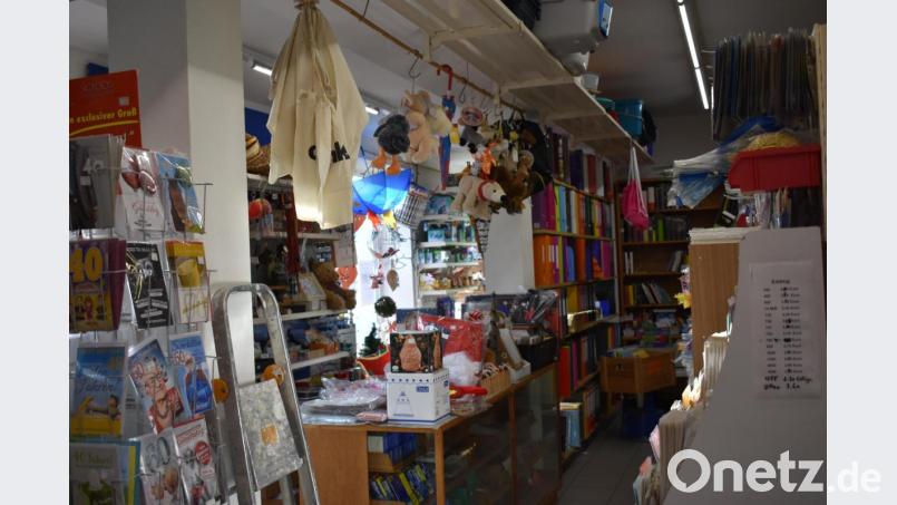 Ordner, Stofftiere, Karten - Bei Renate Siegl gibt es ein großes Sortiment an alltäglichen Dingen. Bild: lue