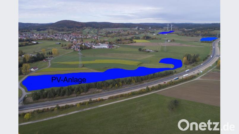 Nachdem sich die ersten großen Zonen für Photovoltaikanlagen abzeichnen, rührt sich Widerstand in Waidhaus. Entlang der Autobahn und bei den Windrädern sind weitere Solarfelder (blaue Flächen) von auswärtigen Investoren geplant. Bildmontage: fjo