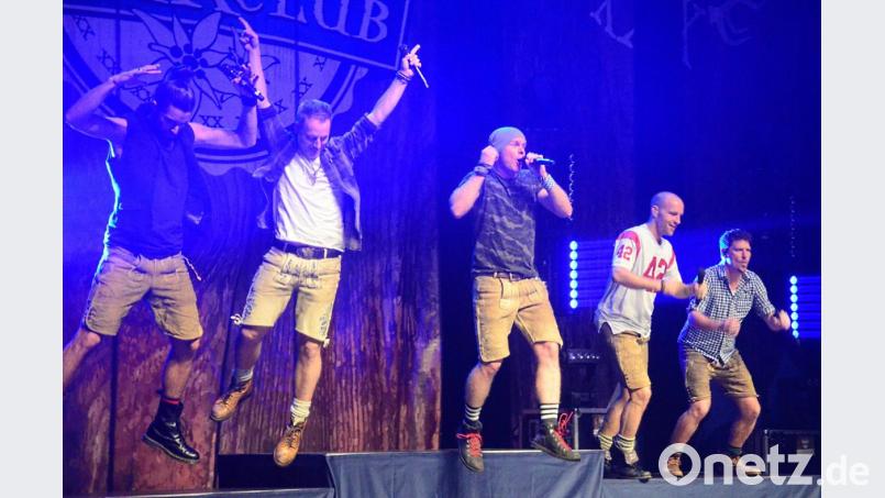 Voxxclub machten große Sprünge auf der Weidener Bühne. Bild: Kunz