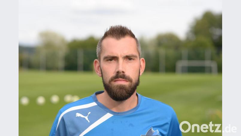 Tobias Graßler spielt in der ersten Mannschaft des FV Vilseck und coacht die zweite. Bild: ref