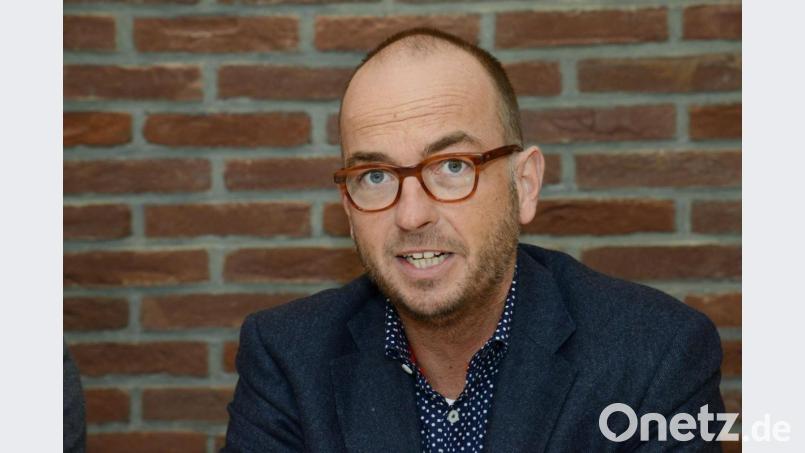 Fraktionschef Christian Deglmann stellt die Stadtratskandidatenliste der Bürgerliste vor. Bild: Petra Hartl