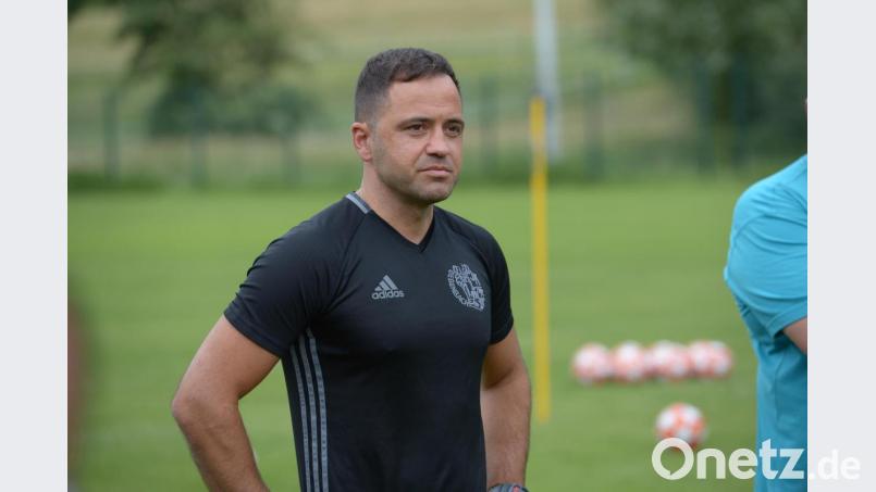 Gebenbachs Trainer Faruk Maloku musste neidlos die Überlegenheit des Aufsteigers anerkennen. Bild: ref