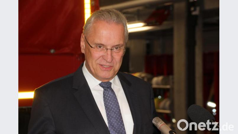 Klare Worte sprach Innenminister Joachim Herrmann beim Blaulichttag. Er hob vor allem das Ehrenamt hervor. Bild: kro