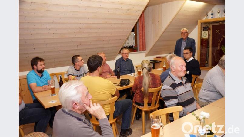 Mit den Bürgern im Gespräch, der CSU-Ortsverband Immenreuth. Zweiter Bürgermeister Josef Hecht stand Rede und Antwort, nahm Wünsche mit ins Rathaus. Bild: bkr
