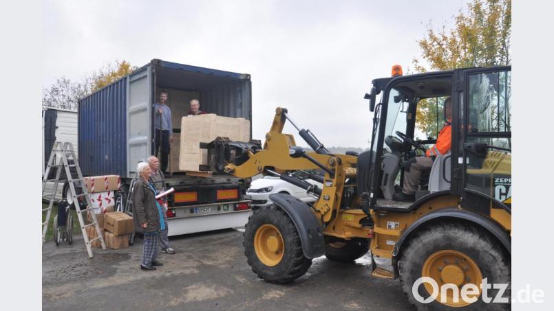 Die Mitglieder der Aktion Solidarität haben wieder einen Hilfscontainer für die Reise nach Ruanda bestückt. Bild: ws