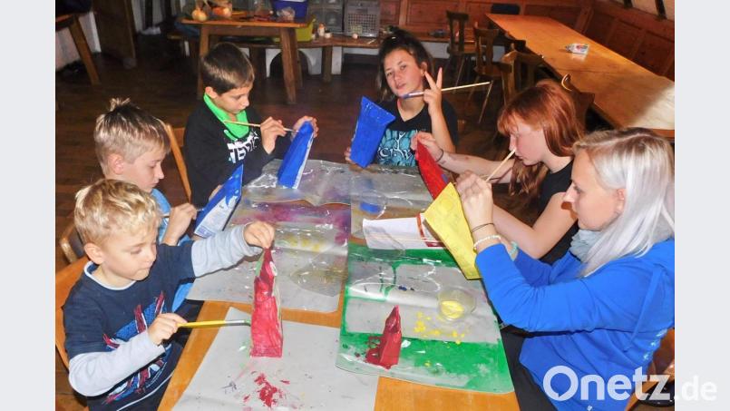 Bei der Herbstnacht der Falken Speichersdorf auf der FGV-Tauritzmühle erleben 16 Kinder und Jugendliche erleben zwei abwechslungsreiche Tage. Bild: hai