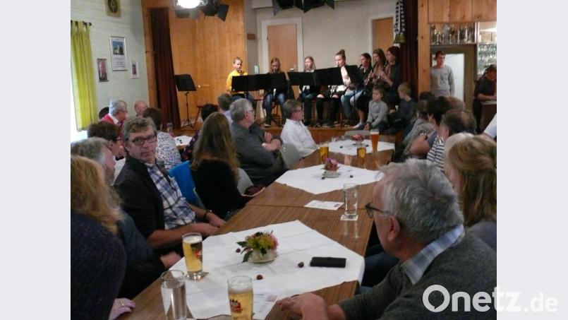 Das Pfarrheim in Unterauerbach war beim "Pfarr-Café" sehr gut besucht. Bild: ga