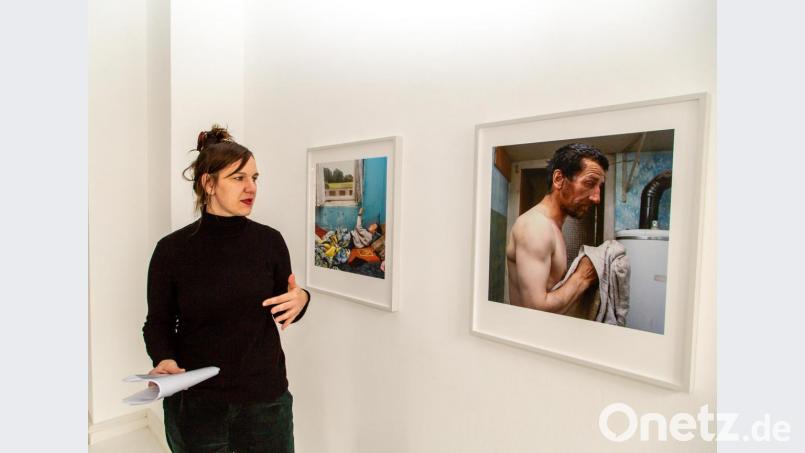 Stephanie Steinkopf zeigt in ihrer Serie &quot;Manhattan. Straße der Jugend&quot; das alltägliche Leben in einer Plattenbausiedlung. Bild: Hösamer