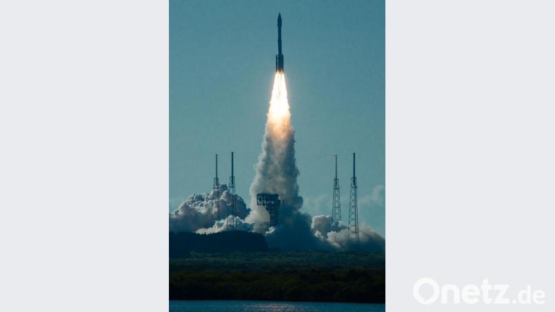 Bei einem Raketenstart engt sich das Gesichtsfeld der Astronauten ganz kurzfristig röhrenförmig ein. Man spricht von einem „Greyout“ als Vorstufe zum „Blackout“. Bild: Guido – stock.adobe.com
