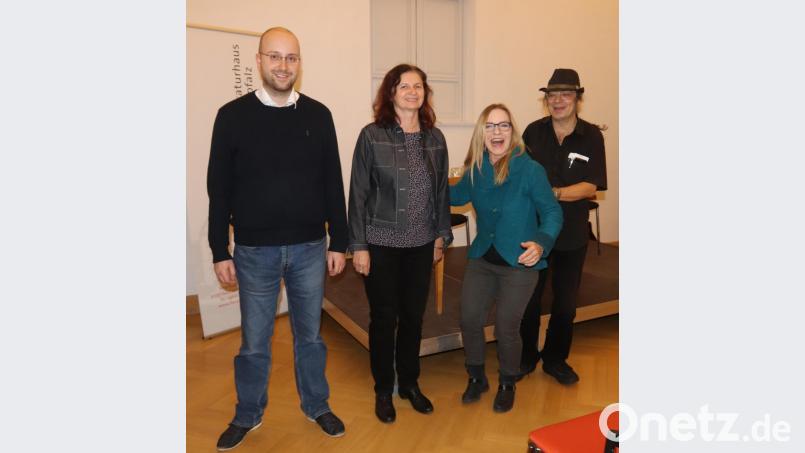 Die Regensburger Schriftstellergruppe International gastierte im Literaturarchiv. Bild: mfh