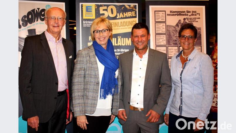 Die Grußwortredner sind (von links) Heinz Weiß, Sabine Zeidler, Klaus Grünbauer und Anke Reiß. Bild: R. Kreuzer