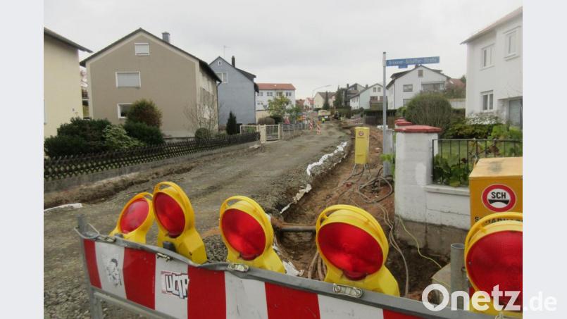 Neue Leitungen, darunter auch eine für Gas und ein Leerrohr für Glasfaserkabel lässt die Stadt in der Galgengasse verlegen. Möglicherweise noch im November, spätestens aber im Dezember sollen die Arbeiten abgeschlossen sein. Bild: ui