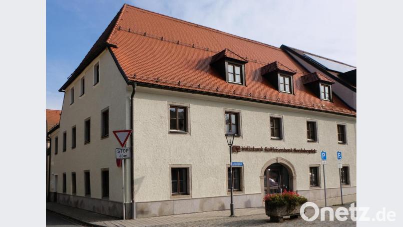 So präsentiert sich heute die frühere Gastwirtschaft „Zu den drei Königen". Dorthin zieht die Filiale der Volksbank-Raiffeisenbank Nordoberpfalz ein. Bild: le