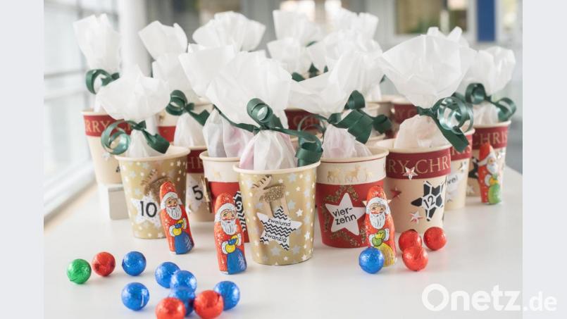 Pappbecher mal ganz anders - als wunderschöner, wiederverwendbarer, individueller Adventskalender. Bild: Laura Schertl