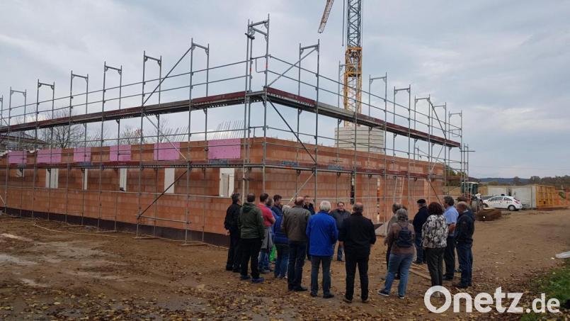 Als Großbaustelle entpuppte sich der Bau der Seniorenwohnanlage. Bild: gi