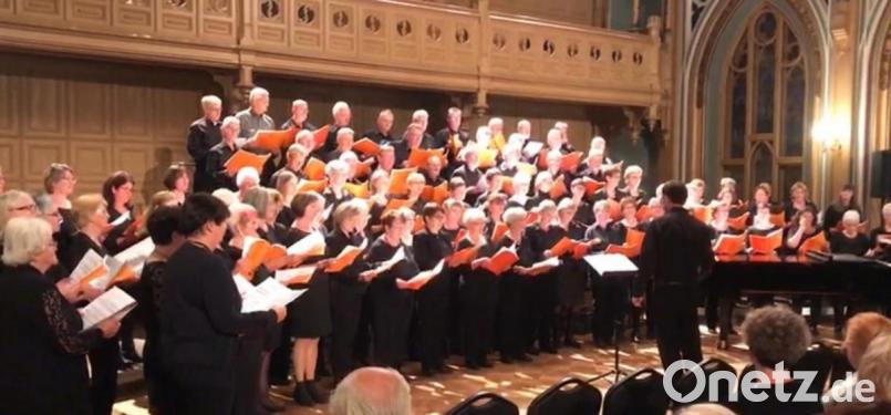 Frenetischen Beifall gab es bei den zwei Konzertprojekten des großen Chores in Riga und Vilnius unter Leitung von Bundeschorleiter Dr. Gerald Fink für die Sängerinnen und Sänger des Fränkischen Sängerbundes mit einem Repertoire von Bach, Mozart, Mendelssohn Bartholdy, Schütz, Brahms, Gastoldi bis hin zu Grönemeyer. Bild: cs