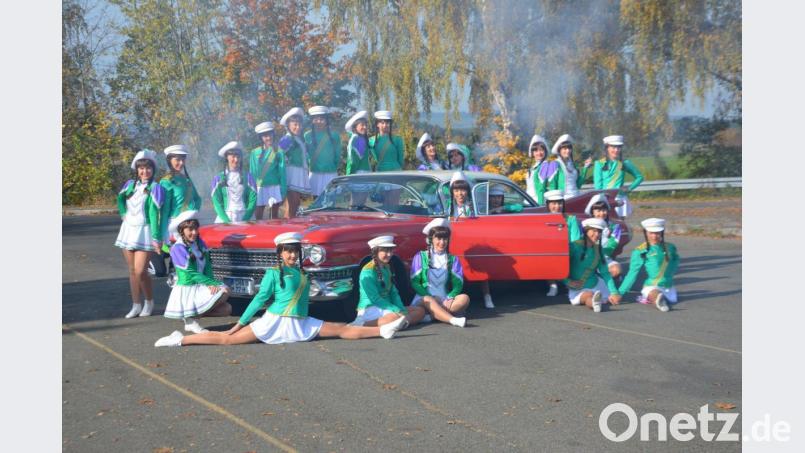 Auf großer Fahrt ins Faschingsvergnügen: Die AWO-Tanzgruppe. Bild: exb