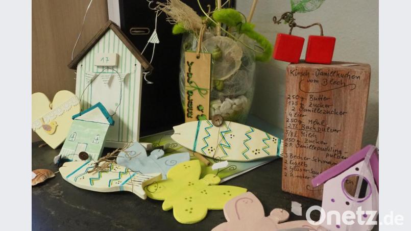 Das Anfertigen von Deko-Artikeln macht nicht nur Spaß, es gibt dem Tag auch eine Struktur. Bild: bl