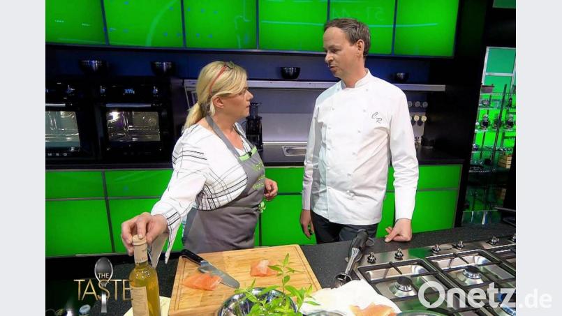 Maria Frank mit Gast-Juror und Sternekoch Christoph Rüffer bei "The Taste". Zu sehen mittwochs, 20.15 Uhr, in Sat.1. Bild: SAT.1