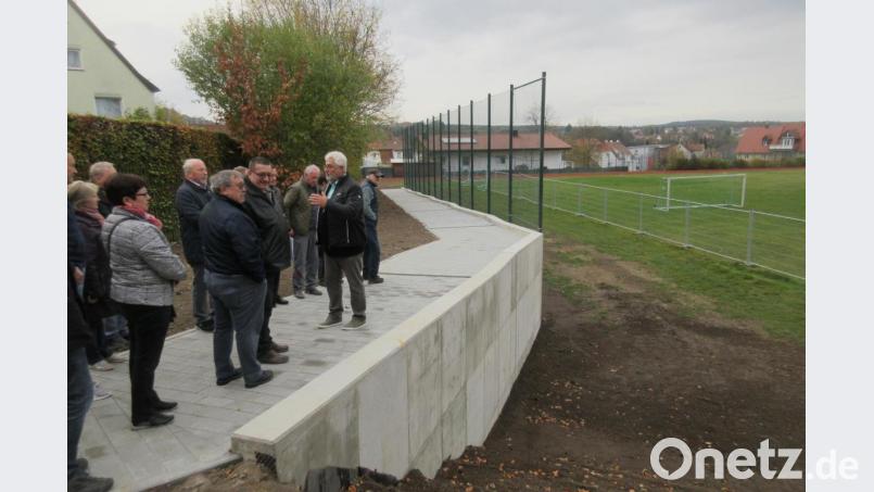 Die Umbauarbeiten der Grundschule Neustadt sind abgeschlossen. Der Freistaat verleiht der Bildungseinrichtung die Bezeichnung barriefreie Schule. Bild: Uwe Ibl