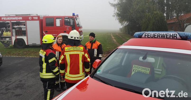 Ob das Vornehmen eines Strahlrohres oder das Sichern eines Pkw´s nach einem Verkehrsunfall: Auch hier war zügiges, jedoch aber auch koordiniertes und sicheres handeln im Trupp gefragt. Bild: mde