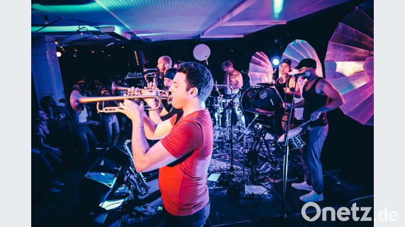 Die "Youngblood Brass Band" in der "Sünde". Bild: exb/Jens Bodenstein