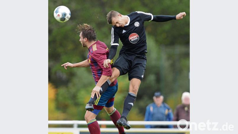Markus Kraus (links) kehrt nach Krankheit in den Kader der Grafenwöhrer zurück und läuft in der wichtigen Heimpartie gegen Pfreimd auf. Bild: Büttner, Gerhard