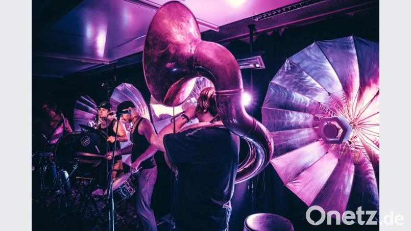 *Die "Youngblood Brass Band" in der "Sünde". Bild: exb/Jens Bodenstein