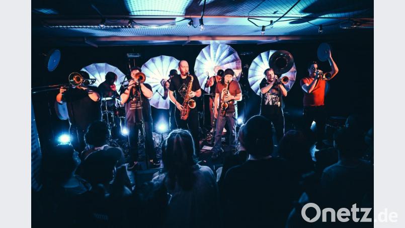 Die "Youngblood Brass Band" in der "Sünde". Bild: exb/Jens Bodenstein