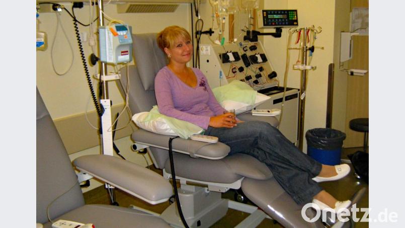 In einem Nürnberger Krankenhaus wurde Theresia vier Stunden lang Blut abgezapft. Darin schwammen ihre wertvolle Stammzellen, die kurz darauf mit einem Boten in die USA gebracht wurden. Bild: exb