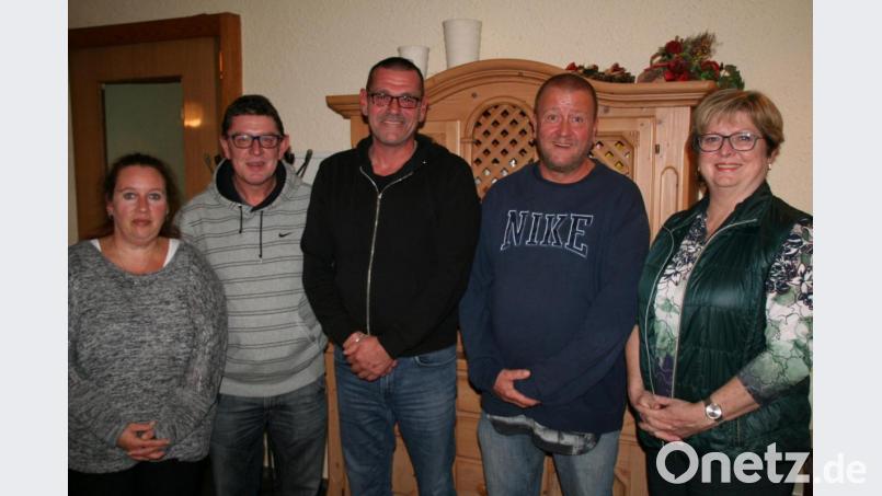 Aufsichtsratsvorsitzende Angelika Schröder (links) und Dritte Bürgermeisterin Gisela Kastner (rechts) gratulierten Michael Schöffel, Stephan Gradl und Christian Ganzow zur Wahl in den Aufsichtsrat und Vorstand. Bild: fpoz