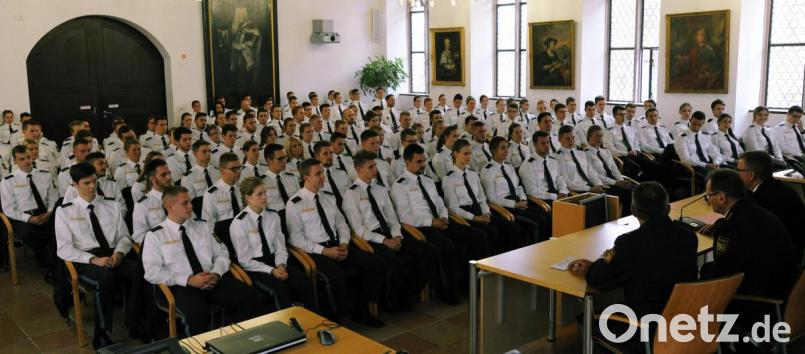 150 Anwärter versammelten sich im Rathaussaal. Bild: gf