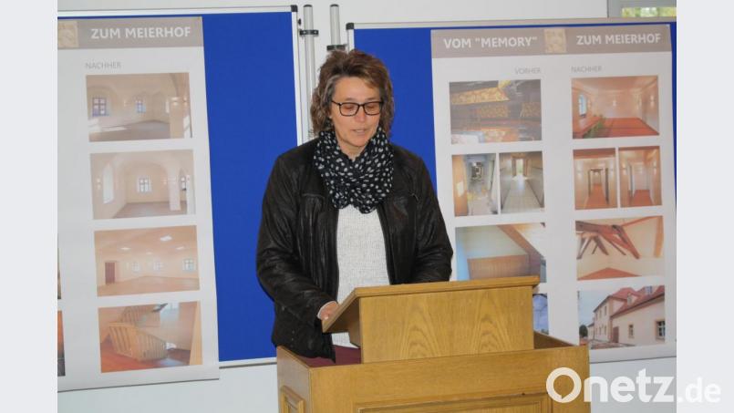 Als Gemeinschaftswerk vieler Hände, Köpfe und Herzen würdigt Bürgermeisterin Carmen Pepiuk die Sanierung des einstigen &quot;Memory&quot;. Bild: bjp