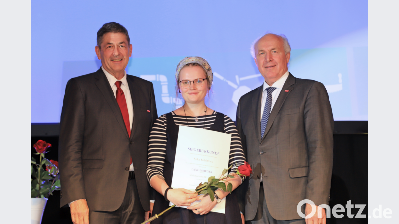Silke Kahlbrock mit dem Präsidenten des Bayerischen Handwerkstages, Franz Xaver Peteranderl (rechts) und HWK-Präsident Dr. Georg Haber. Bild: exb/Rudi Merkl