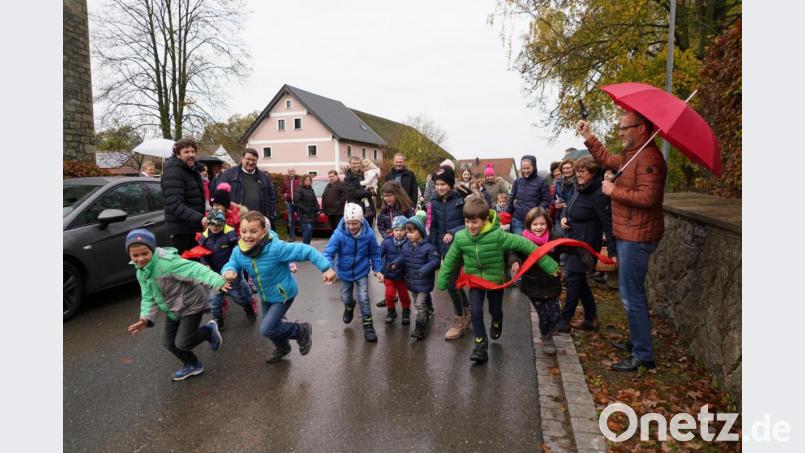 Symbolischer, offiziellen Startschuss zur Gründung des „Jungen Landvolk Waldthurn“ . Bild: fvo