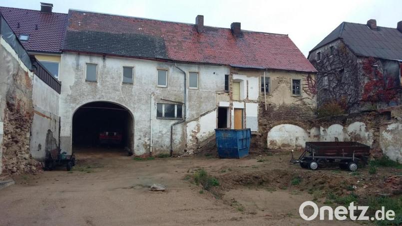 Es tut sich einiges in der Gemeinde, auch am und im Anwesen Marktplatz 13 (rückwärtige Ansicht von der Hauergasse aus). Bild: fla